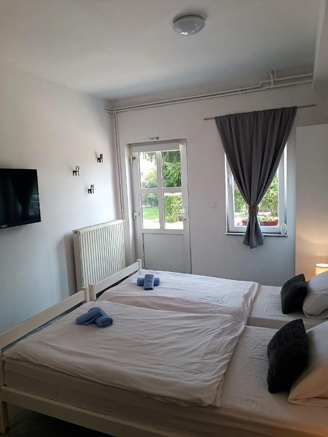 Studio Apartman Brletic Tounj Buitenkant foto
