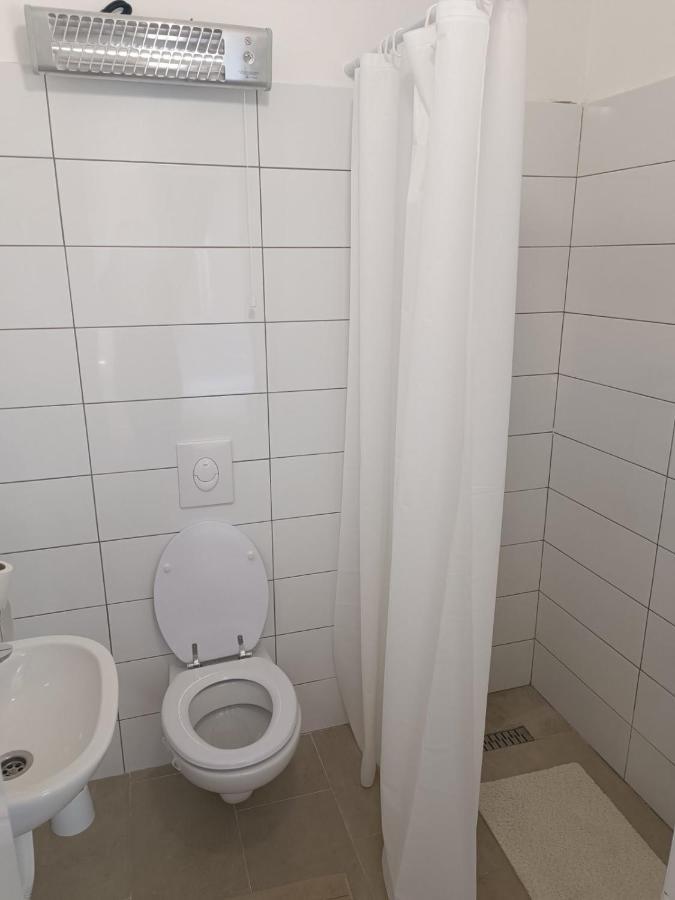Studio Apartman Brletic Tounj Buitenkant foto