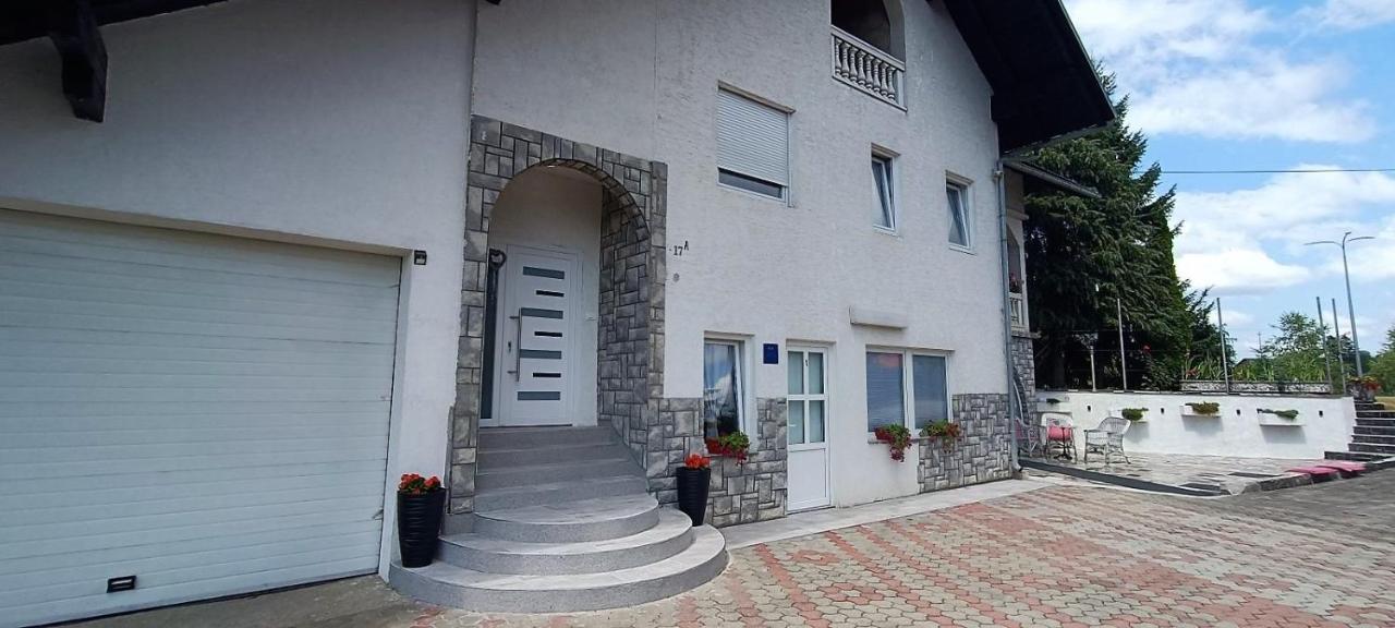Studio Apartman Brletic Tounj Buitenkant foto
